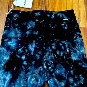 Mother Super Swooner tie dye jeans  Size 25 Never been worn/tags still attached